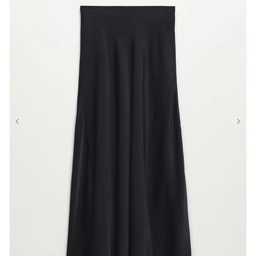 Flowy fabric, Satin, Midi design, Flared design, Elastic waist, Party and events - Picture 3 of 4